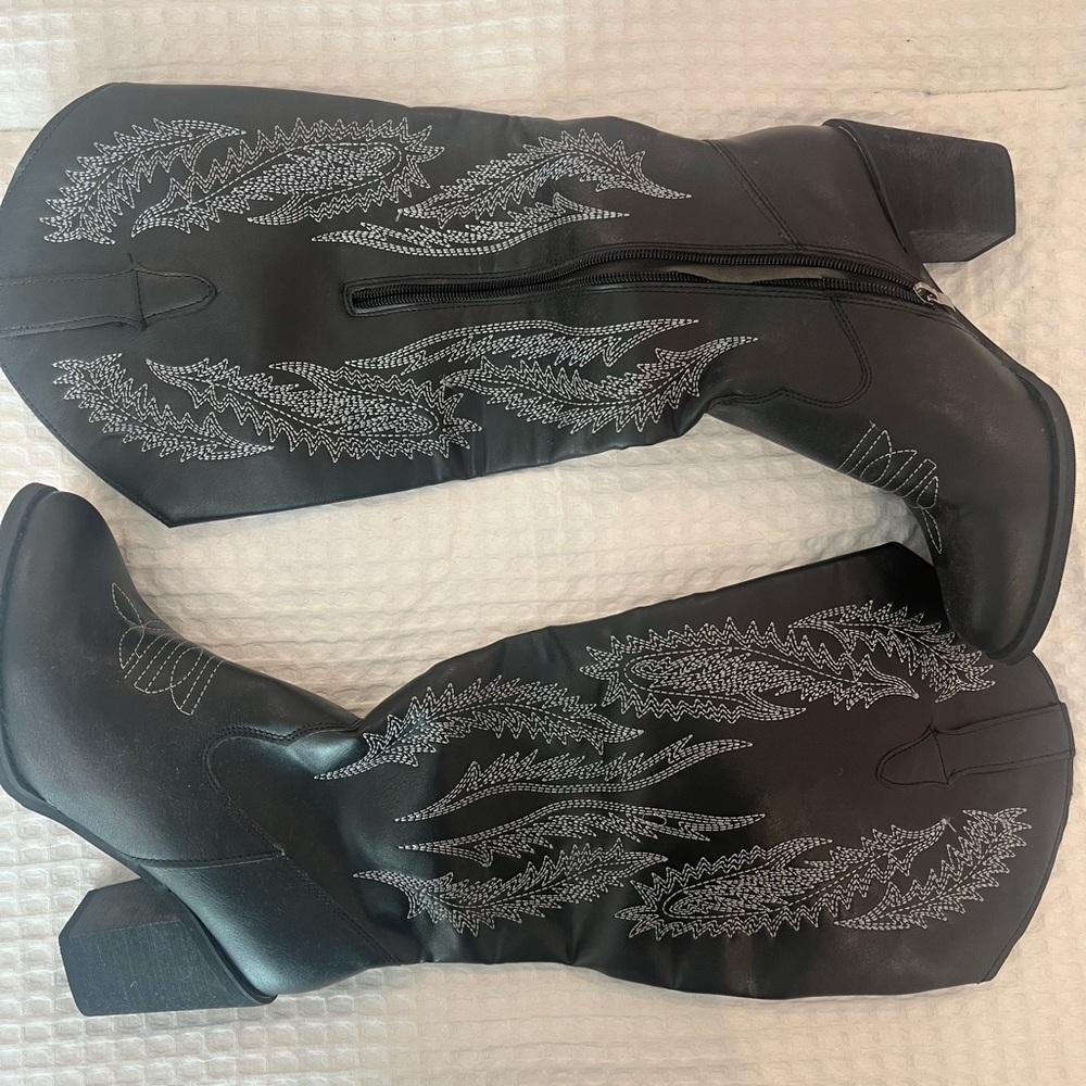 Black Cowboy Boots